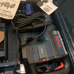 Bosch Rotary Hammer NEW 