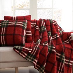 Throw And Pillows Gift Sets