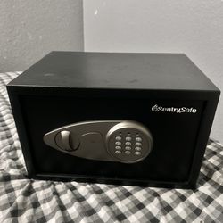 Medium Digital Safe Box W/ Key