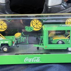 M2 76 Chevrolet Scottsdale Chevy Sport X4 & 1987 Buick REGAL Limited TW41 1.64 Scale