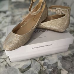Dream Pairs Women’s Flats With Ankle Strap Size 7 Gold Color
