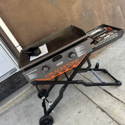 Blackstone 28” Con Stand 