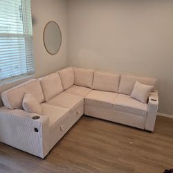New 90x90 Sleeper Sectional Couch With Storage And USB 