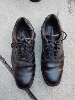 Golf shoes