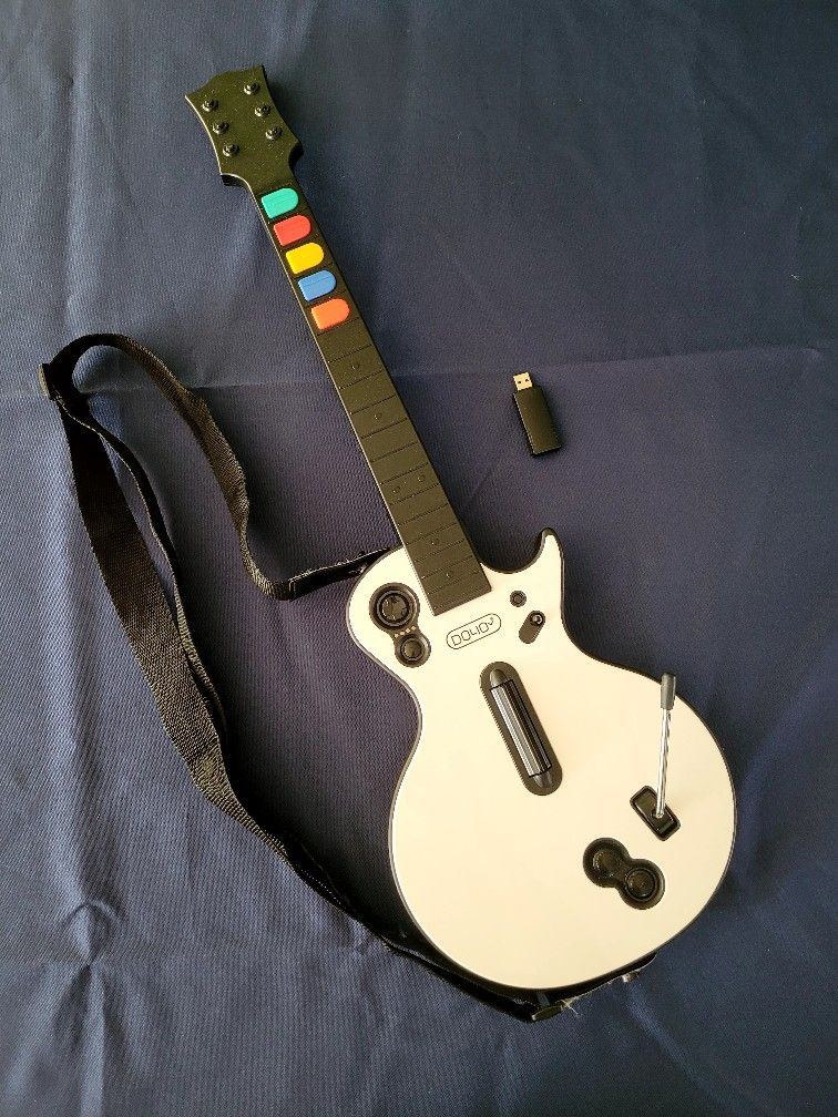 DOYO PC/PS3 Guitar Hero Controller WITH DONGLE