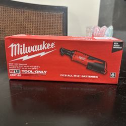 Milwaukee M12 12V Lithium-Ion Cordless 3/8 in. Ratchet (Tool-Only)