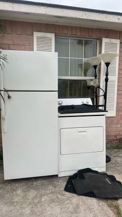 Refri , Secadora y Dos Lámparas  y Televisión