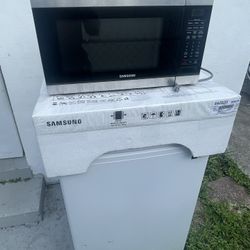 Samsung Washer And Microwave 