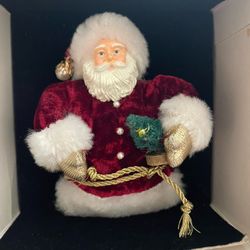 AVON Victorian Santa Ornament PIN w/box