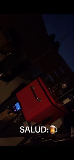 Cooler chest with speakers