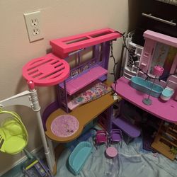 Barbie Dream House 