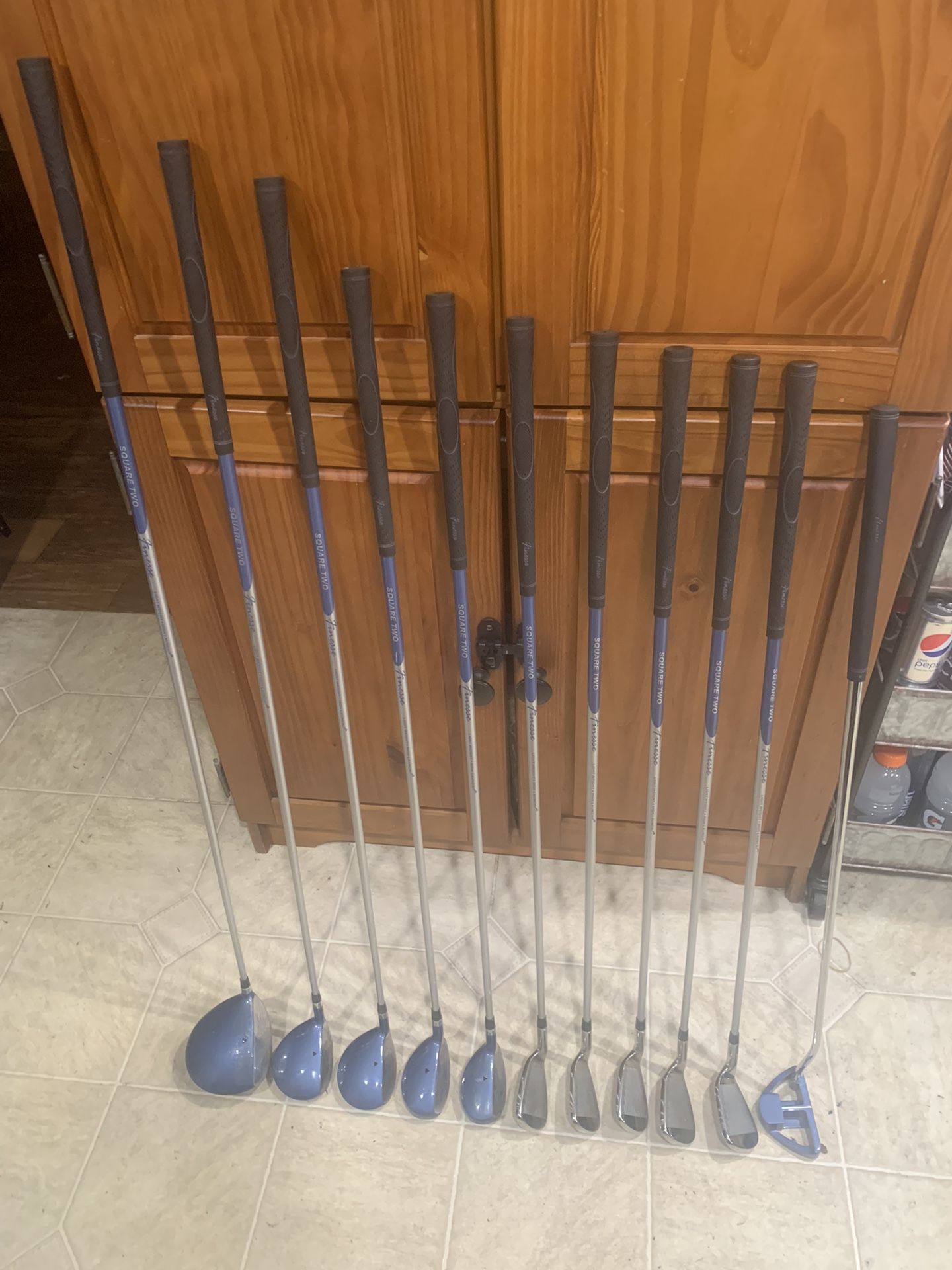 Ladies Square Two Finesse 11 Piece Golf Set