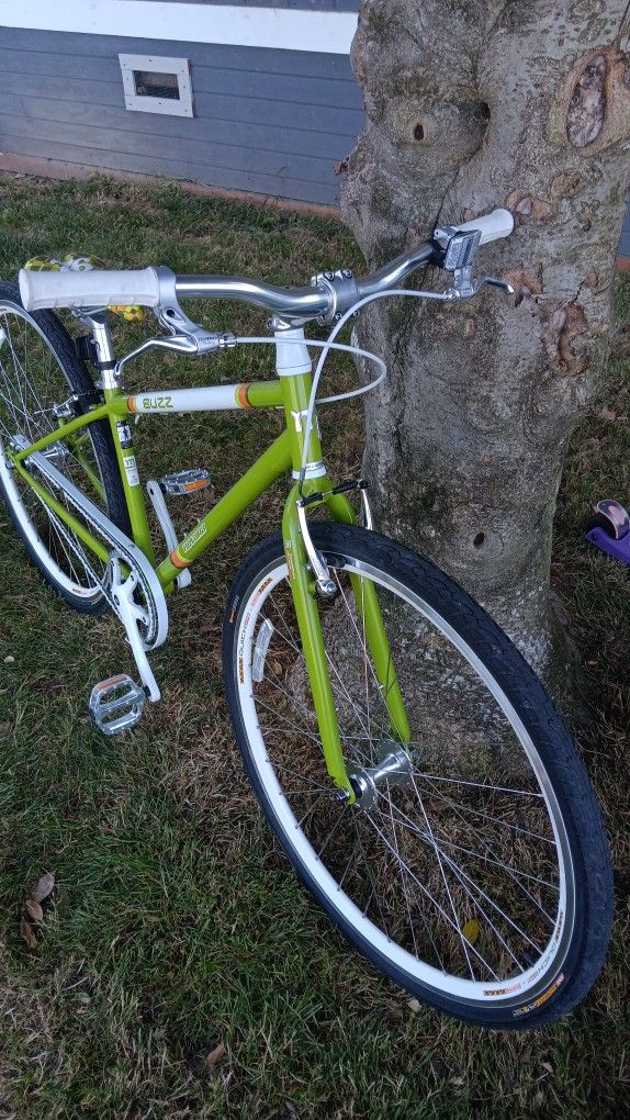 Novara Buzz Tires 27.5