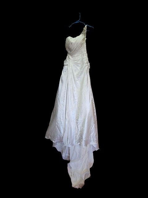 Size 8 Elegant White Da Vinci Wedding Dress