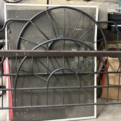 Black Metal Bar Bed Frame (Size Full)