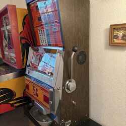 Ballys Slot Machine 5c - Working Condition