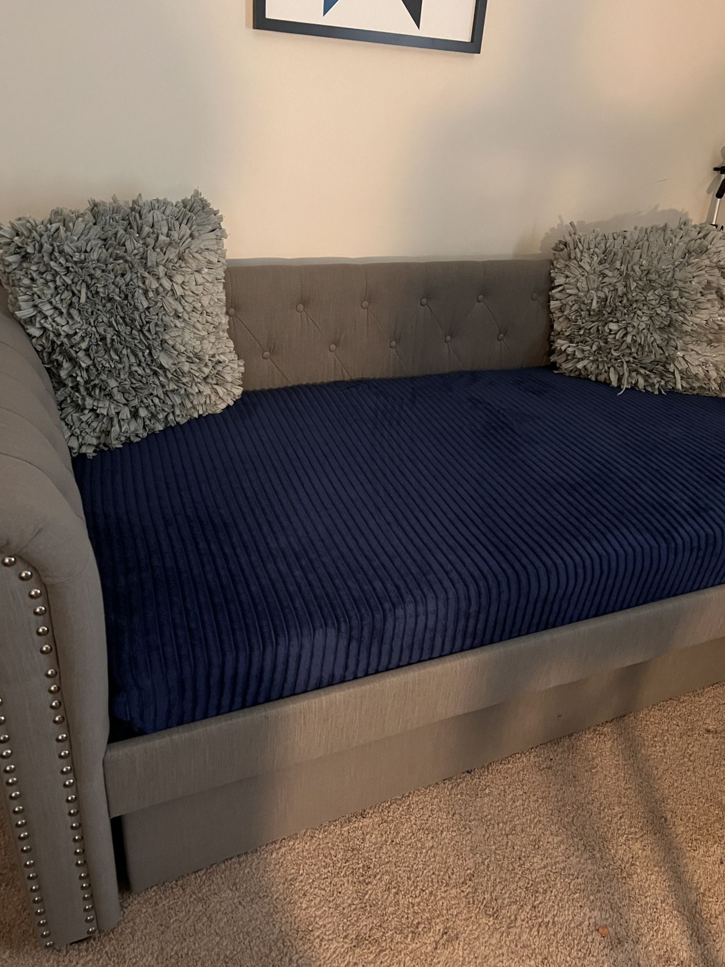 Daybed with Trundle
