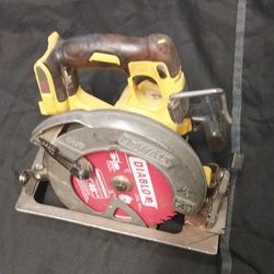 DeWalt Circular Saw 60v  MAX DES575 