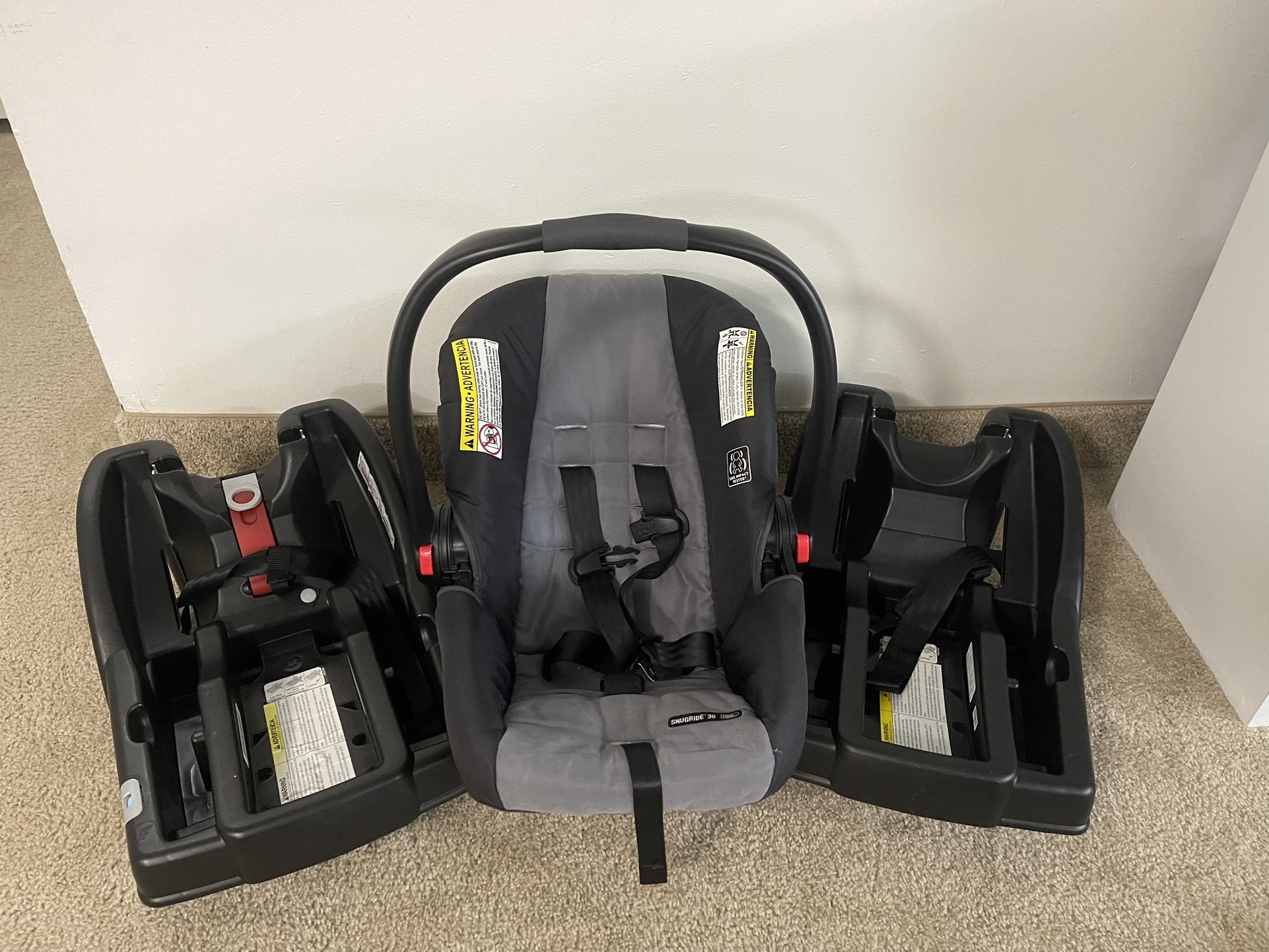 Graco Baby Car Seat With 2 Base