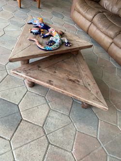Indoor or outdoor coffee table