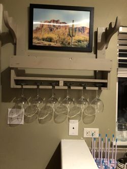 Wine rack no wine glasse