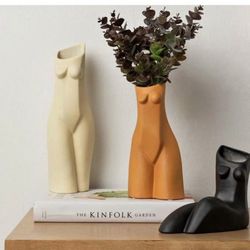 Female Figure-Inspired Vase Decor | Body-Inspired Vase Art | Sculptural Flower Pot