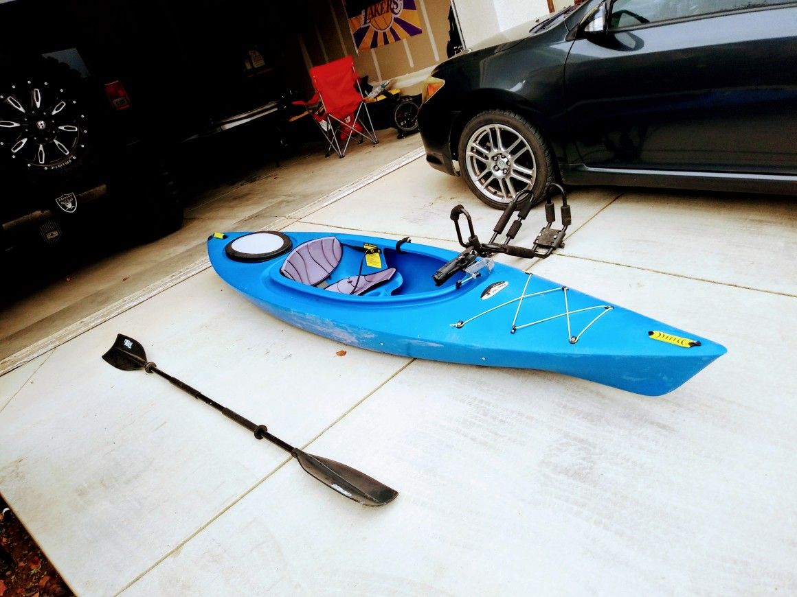 Kayak, Fishing Reel Mount, Ore, and roof rack kayak carrier.