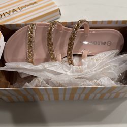 Sandals 7M