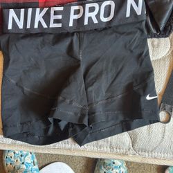 Nike Pro Woman Size Small 