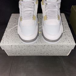 Jordan 4 Craft Photon Dust