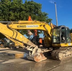 Kobelco SK230 Excavator