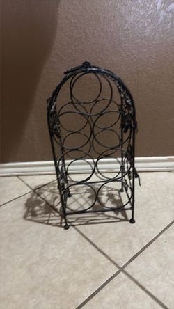 Wine bottle holder