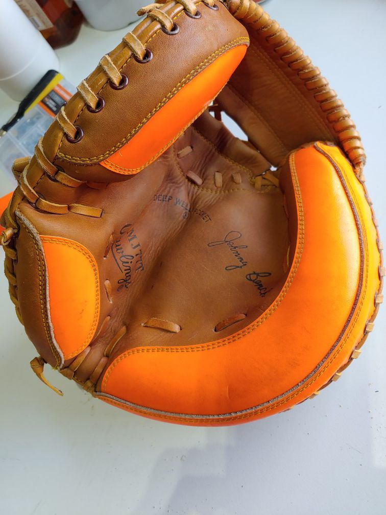 Rawling catchers mitt, model MJ77T