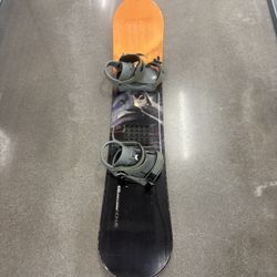 Morrow Siphon 159CM Men’s Snowboard with Bindings