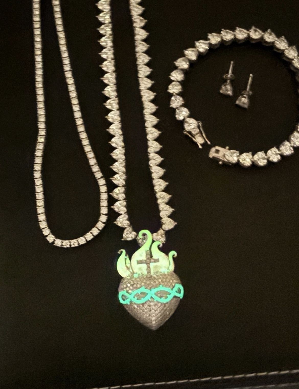 Heart of Jesus diamond jewelry set