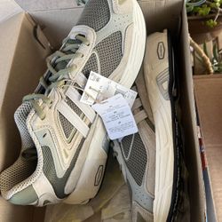 Adidas Silver Pebbles 