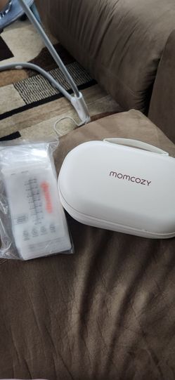 Momcozy M5 Wearable Breast Pump – Never Used