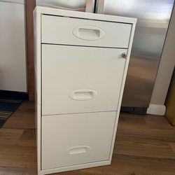 3 Drawer Locking Metal File Cabinet 