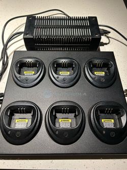 1 Charger/Motorola Mag One 6-Way Multi Unit
