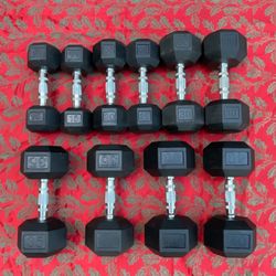 SET  OF  RUBBER  DUMBBELLS (PAIRS OF)  :  15s  20s  30s  35s  40s