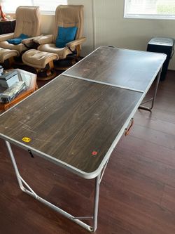 Aluminum folding table