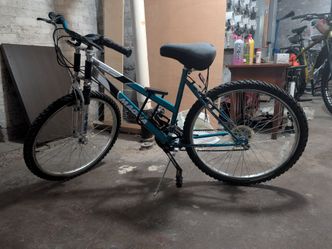 Magna Great Divide 26-inch Womens Bike