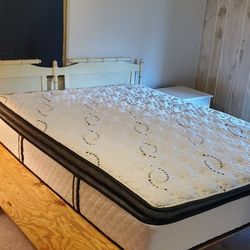 Bedroom Set With Matress