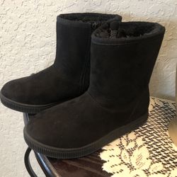 Girls Fur Boots Size 1