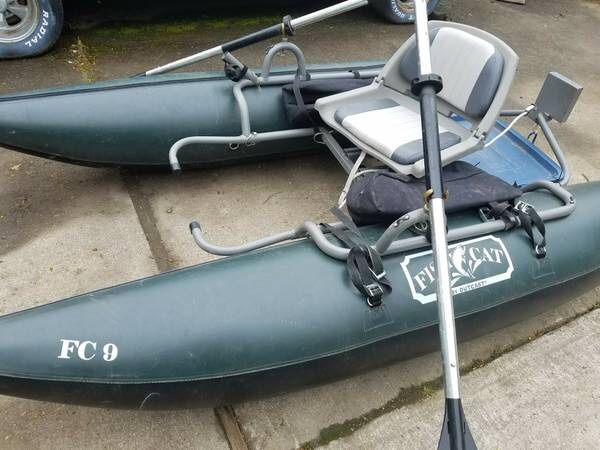 Outcast Fish Cat FC9 Pontoon Boat