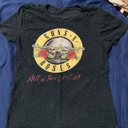Black Guns And Roses T Shirt Womens Size M 