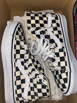 BRAND NEW checkered vans high top size 6 women , 4.5 men