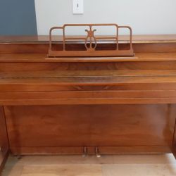 FREE Winter Company Upright Piano