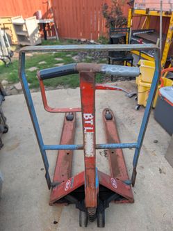 BT Manual Pallet Jack