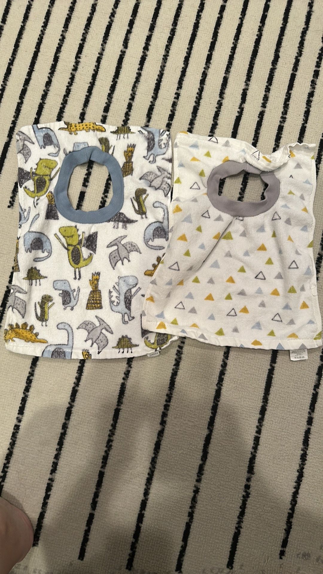2 Bibs 